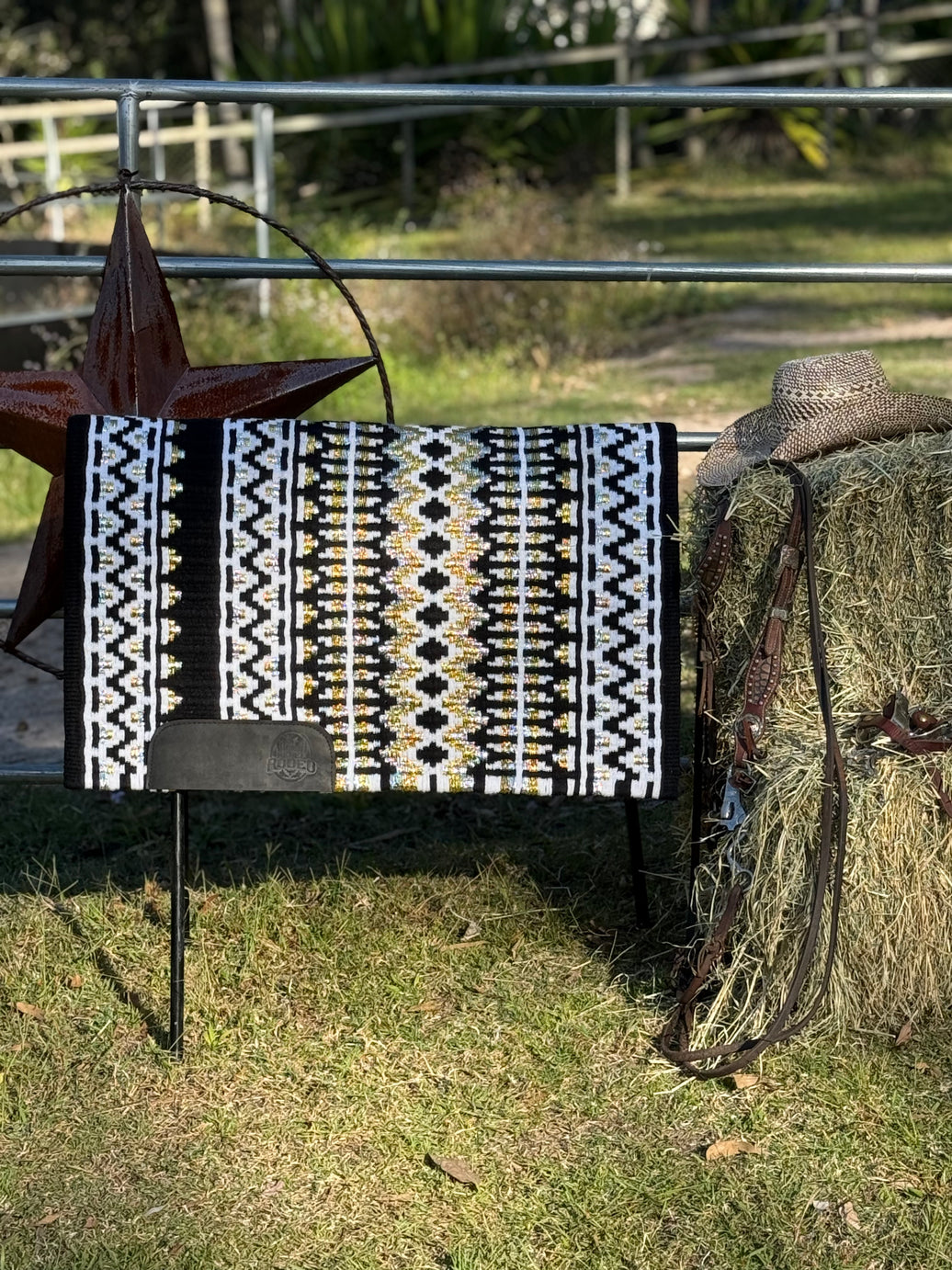 Black Gold Silver - Show Pad