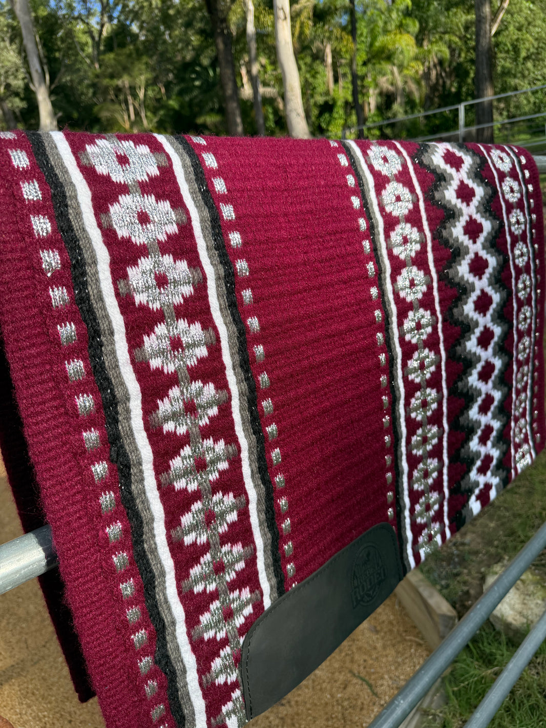image Show Pad - Bling Burgundy Silver