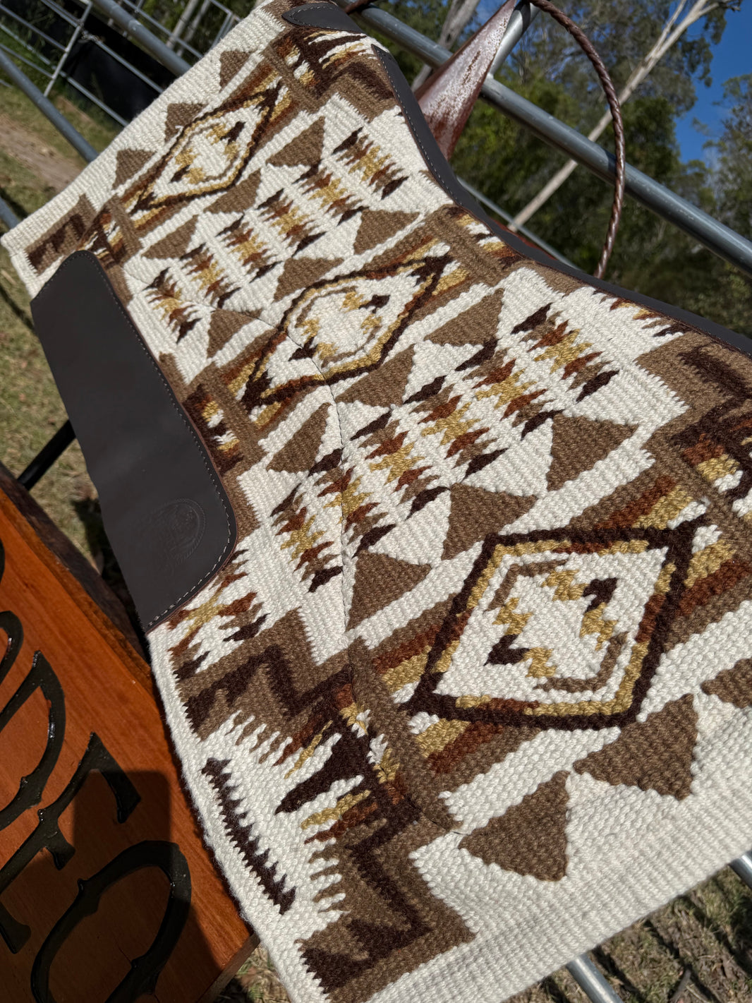 image Earthy Brown - Contour Pad